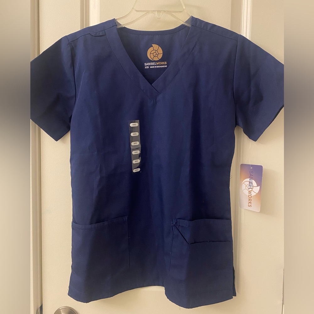 Scrub Top - Sanibel Works. XXS Navy color